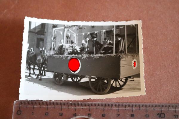 altes Foto - Festumzug - Festwagen der DAF